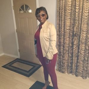 Meet your Posher, Jacqueline